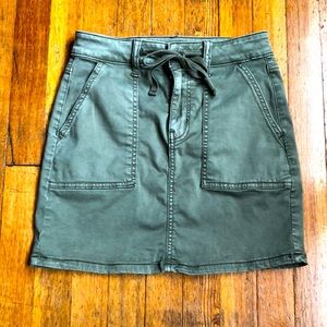 American Eagle stretch cargo mini skirt size 2